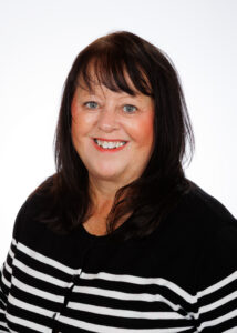 Mrs Nicola Hunter