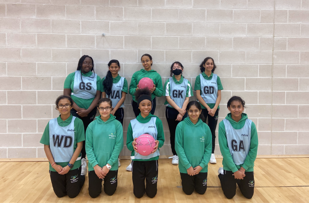 Image of the Alperton Y8 Netball Team