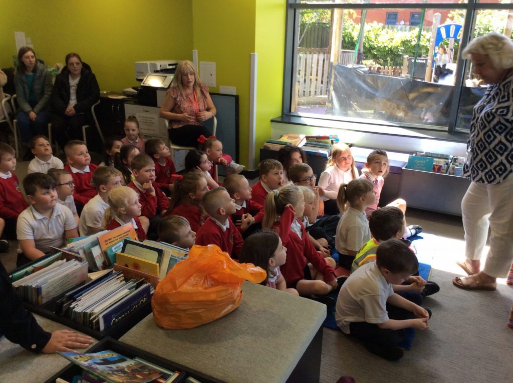 Year 1 visit Cleadon Park Library | Harton Primary School