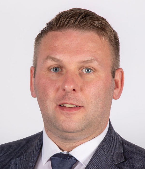Mr S. Van-Lindon : Associate Deputy Headteacher (Operations)