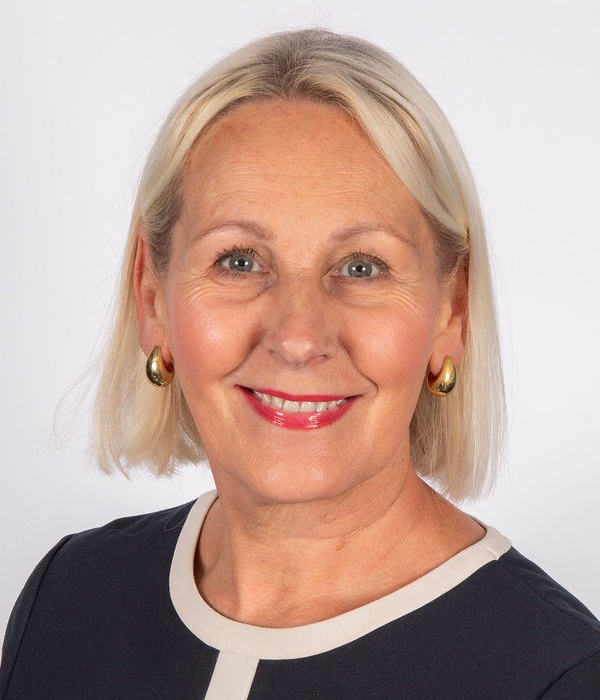 Mrs D. Crompton : Year 7 Manager