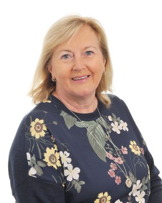 Karen Lilley : Office Manager