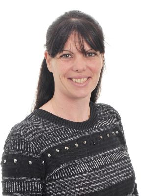 Stefanie Price : Teaching Assistant