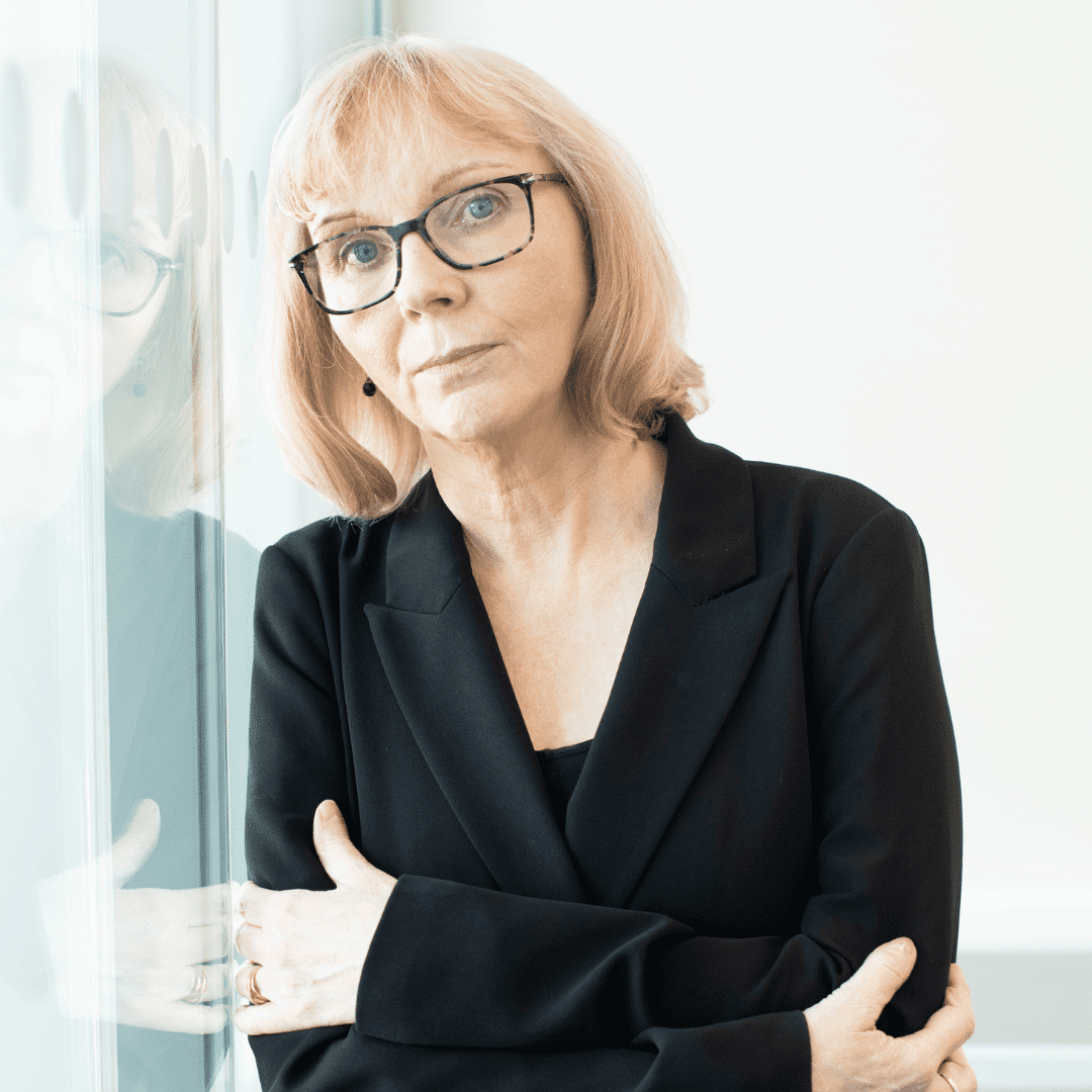 Linda Magrath OBE : Chief Executive Officer